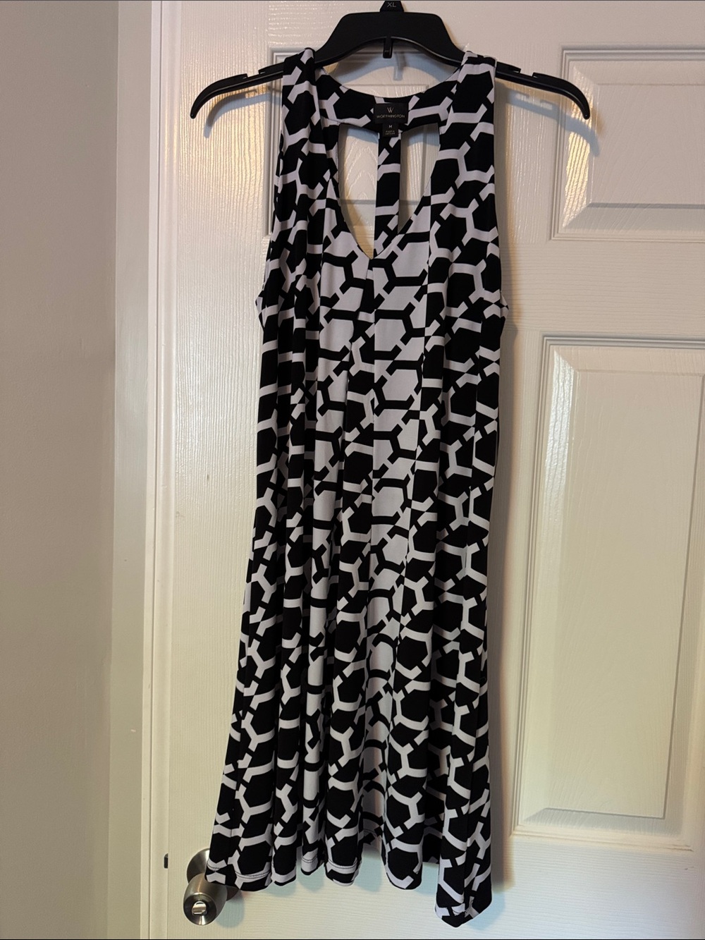 Worthington Black and White Geometric Keyhole Dress
